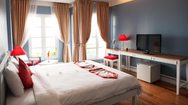 Royal Palace View Suite with Balcony