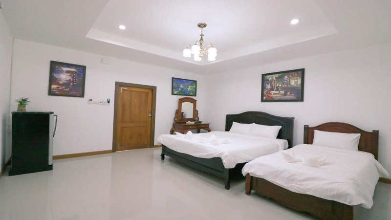 Standard triple room