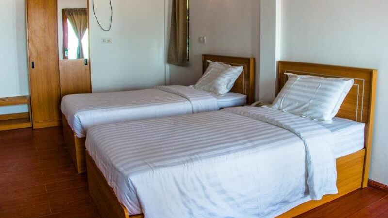 Twin Room with Partial Sea View