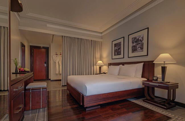 Deluxe Colonial