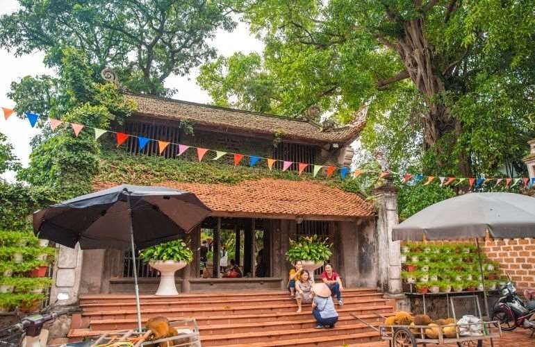 Duong Lam Ancient Village 