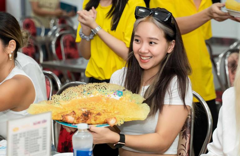 Tourists excited with huge Banh Xeo in Ho Chi Minh City
