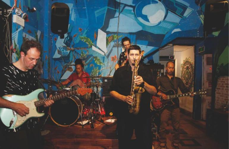 Experience a live music performance in Ho Chi Minh City to level your night