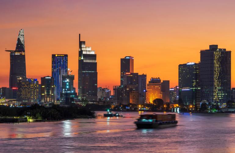 Nightlife in Ho Chi Minh City is vibrant than you imagine how it is