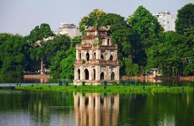 hoan-kiem-lake-hanoi-1
