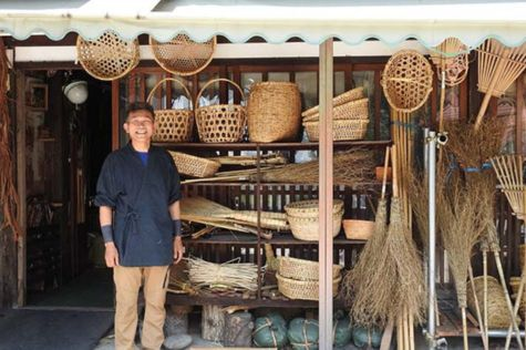 Learn to make bamboo handicraft