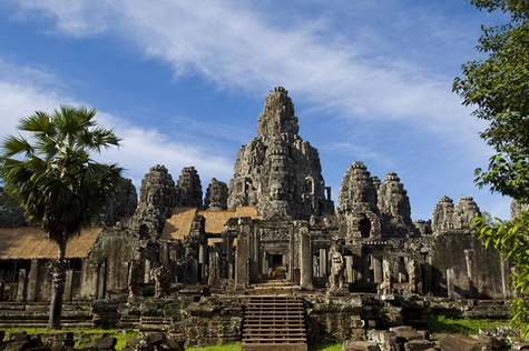 You will have the opportunity to discover another well-known ancient capital city: Angkor Thom.