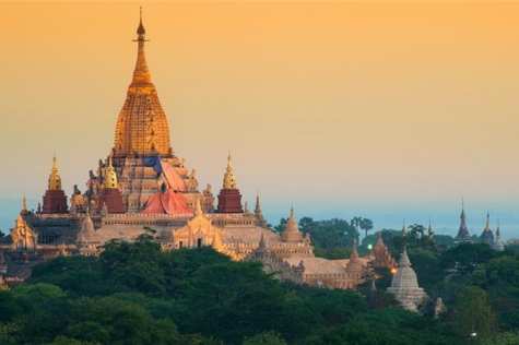 In the afternoon, embark on a memorable Myanmar river cruise that will transport you to the Kyauk Gu U Min temple.