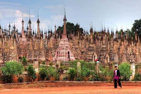 Inle Lake Day Tour takes you to the ancient temple complex of Indein