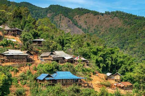 Trek through picturesque countryside, passing through Anh tribal villages on your way to the Akha villages perched high in the mountains
