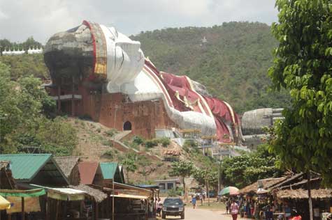 See the biggest lying Buddha in Mawlamyine
