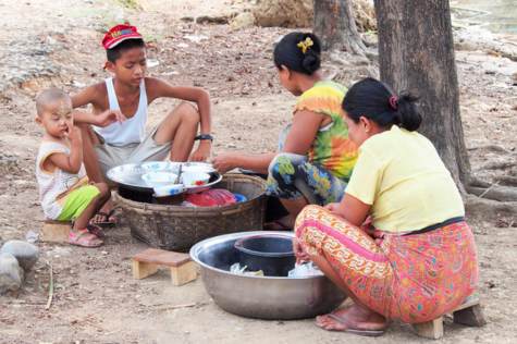Enjoy a nice glass of wine or a fresh beer in Mrauk U