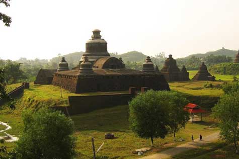 watch some well-known historical architecture in Mrauk U