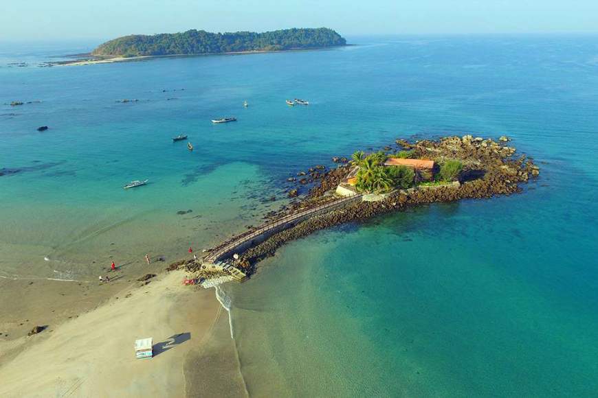 Our first stop for this Ngapali beach break is Pleasant View Islet