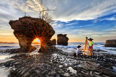 Immerse yourself in the beachside ambiance and take in the breathtaking views of the azure waters and golden sunsets