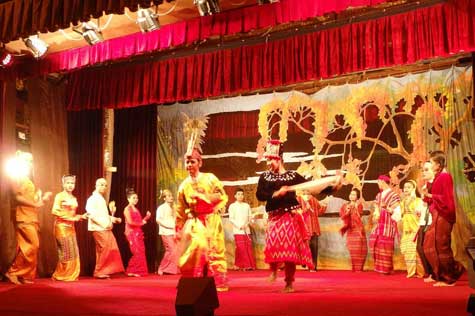 Charming folk dance of Myanmar people.