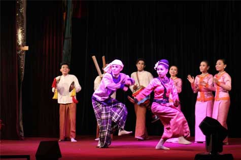 To enrich your cultural experience, you will also be treated to a captivating show of music and dancing.