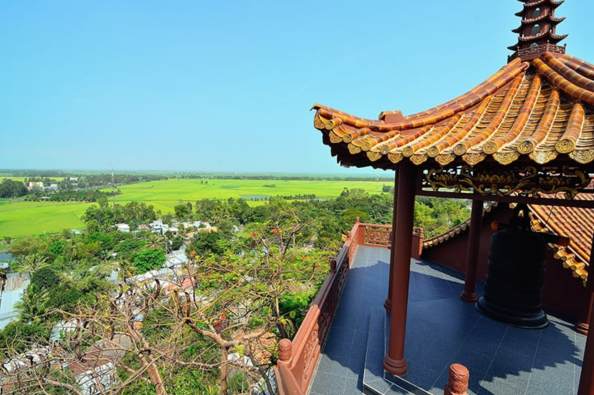 catch sight of the magnificent Sam Mountain