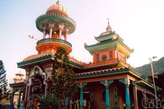 visit Tay An Pagoda in Chau Doc
