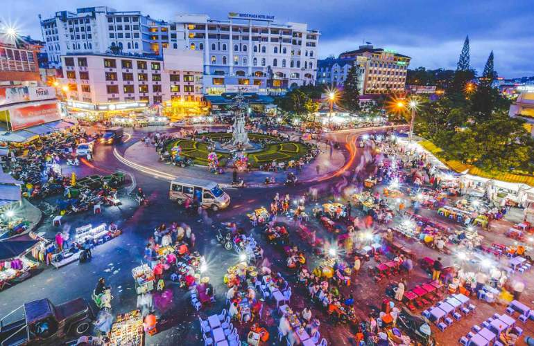 The night market in Dalat, also known as the “Underworld Market”