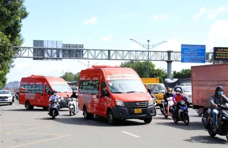 Private car to travel to Cai Be Floating Market